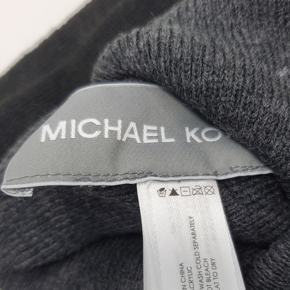 NWT MICHAEL KORS REVERSIBLE HAT & SCARF GIFT SET BLACK & GREY MK LOGO WOMEN OS - Picture 6 of 13